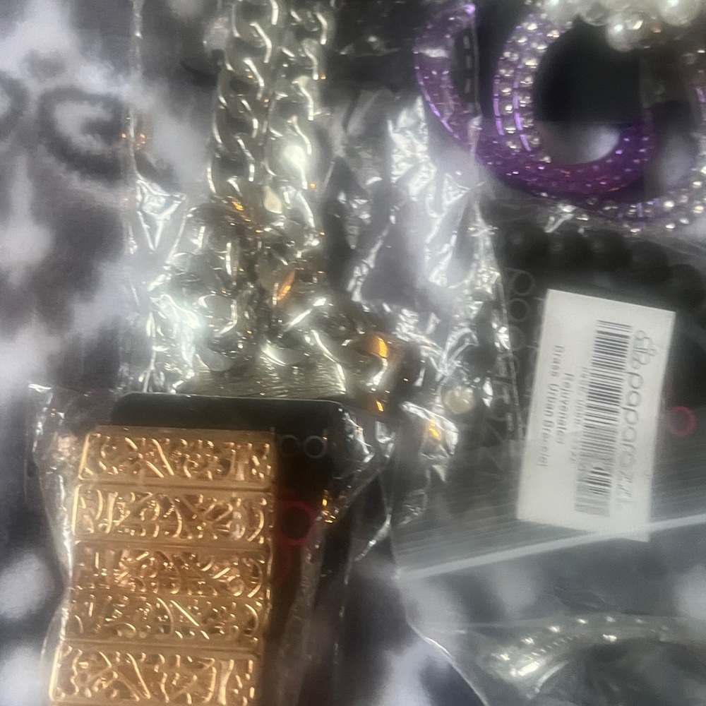 Huge lot of 25 vintage paparazzi jewelry, all with tags